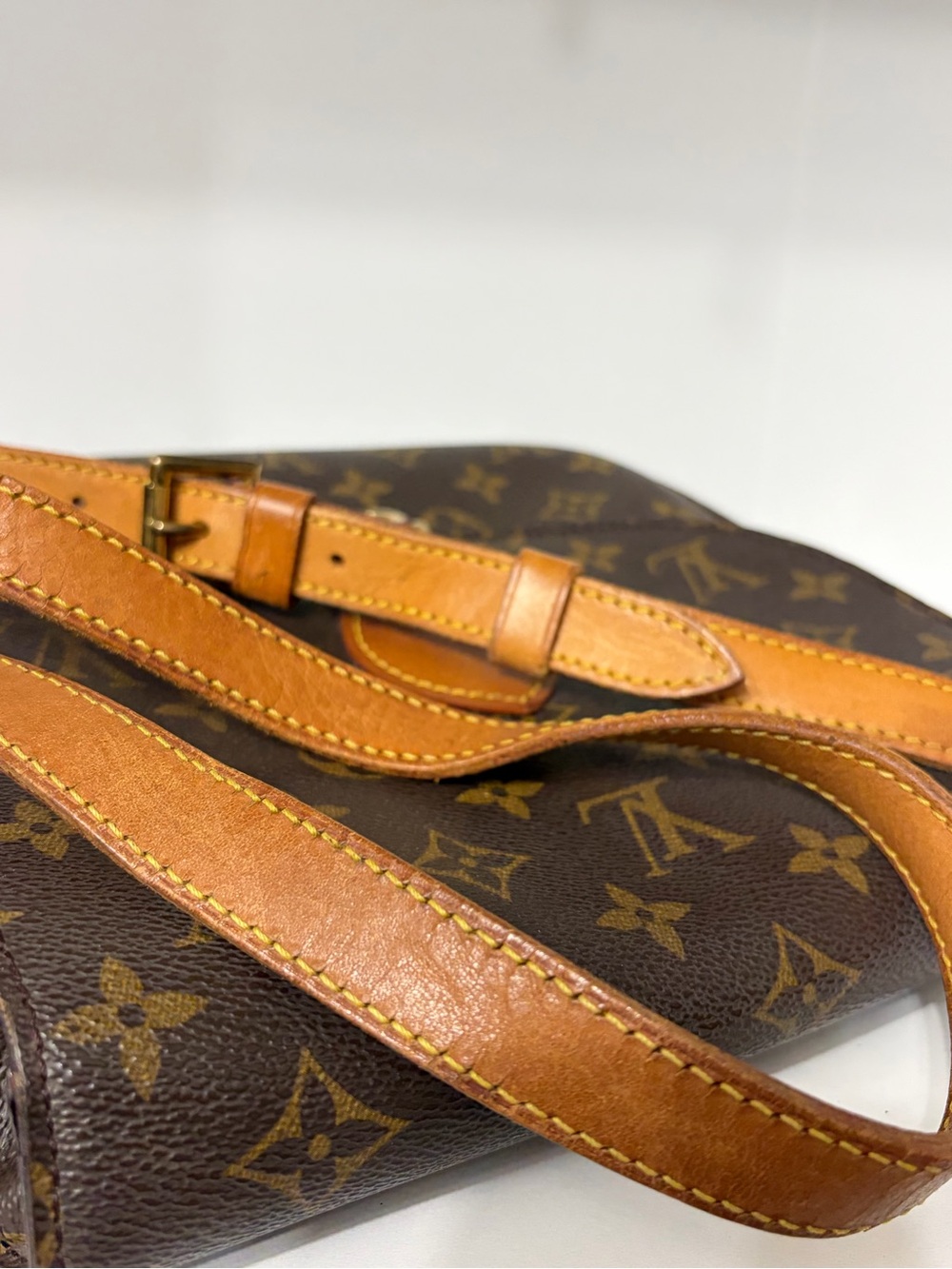 Louis Vuitton Saint Cloud GM Monogram Crossbody Bag - Picture 14 of 16